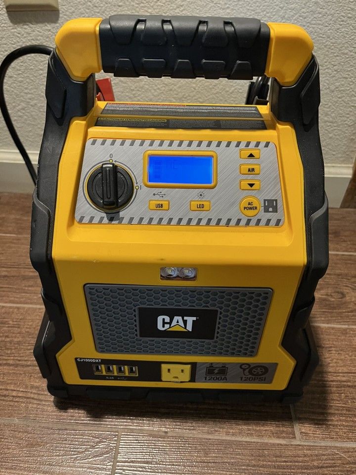 CAT CJ1000DXT Jump Starter