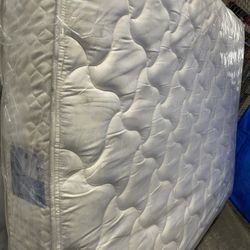 Thick Pillow Top Queen Mattress, 1:50. I Can Also Deliver.