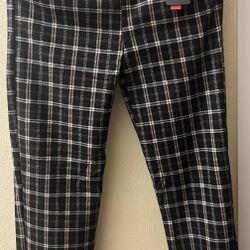 LV-inspired leggings. Size S-M, very good quality. Fleece-lined inside.