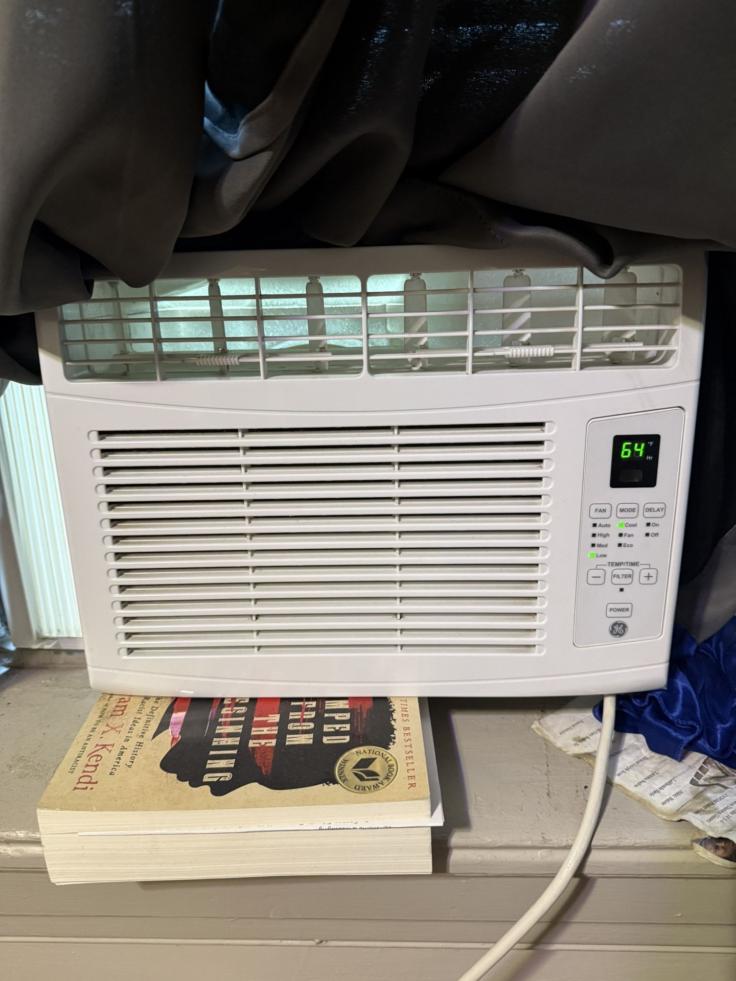 AC Wall Unit 100.00 OBO