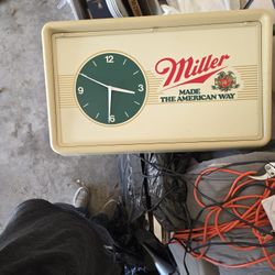 1985 MILLER LIGHT CLOCK