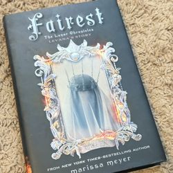 Lunar Chronicles Books And Graphic Novels 