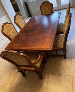 Dining table And Chairs For Sale