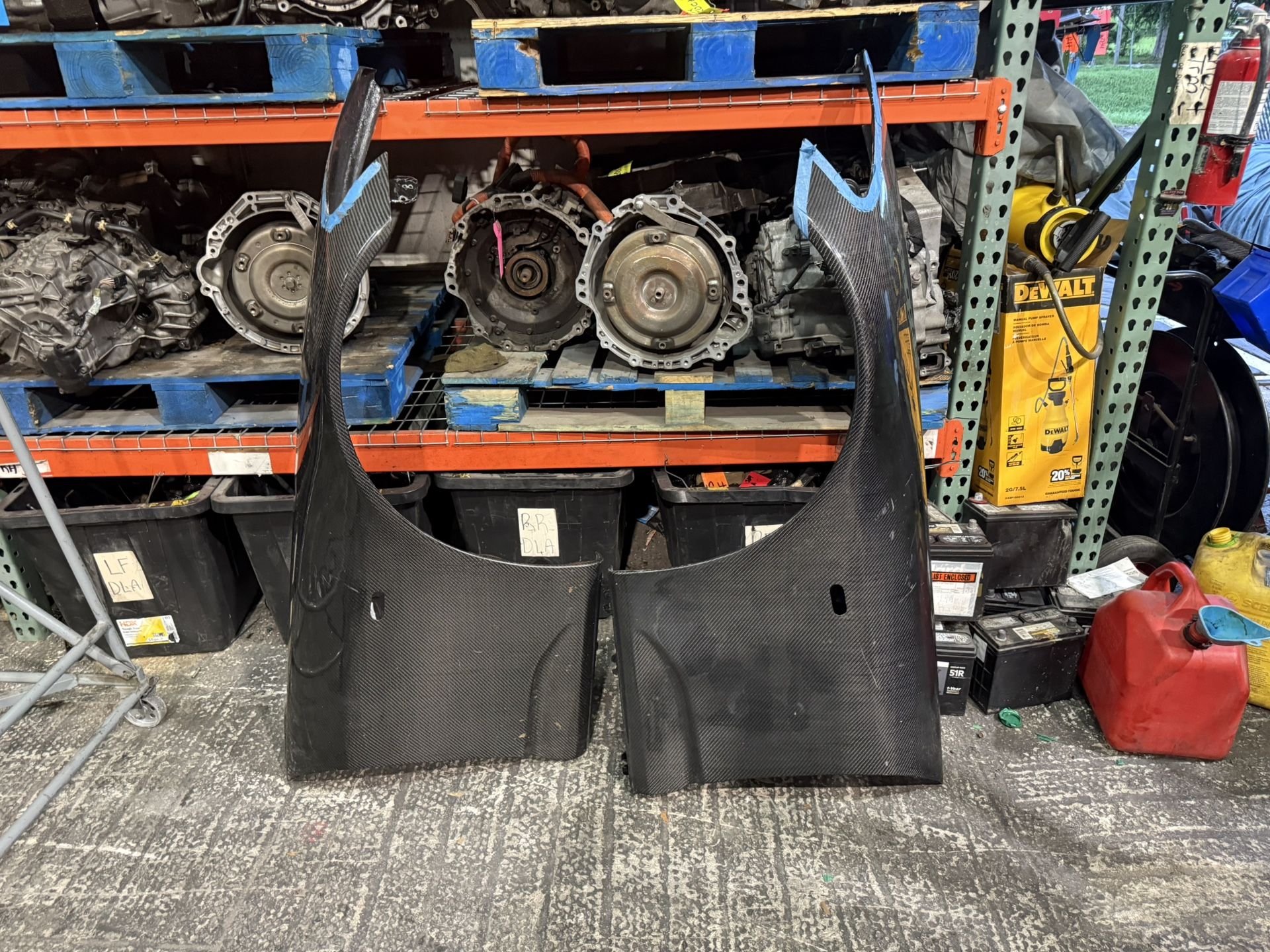 SEIBON HONDA S2000 CARBON FIBER FENDERS NEEDS WORK