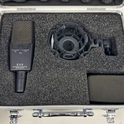 AKG C414 