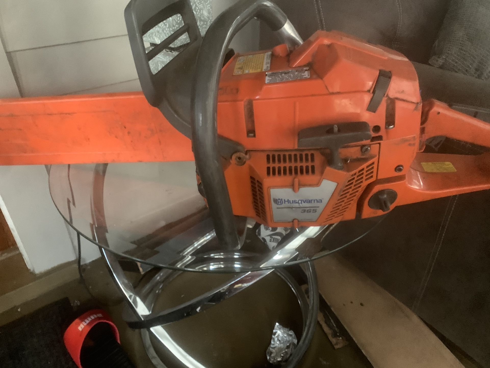 28” Husky Chainsaw 