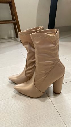 Women’s ankle pointed toe heel boots size 8