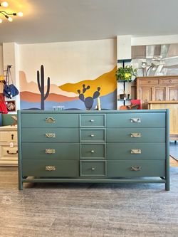Green Dresser / 12 Drawer / Vintage!