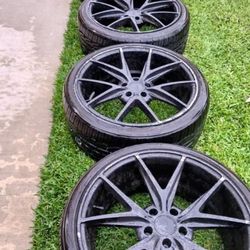 4 Niche 20 in. rims and 4 Toyo Tires