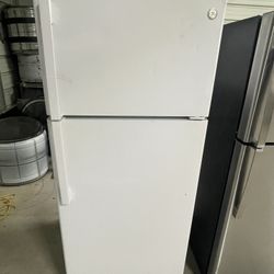 GE Refrigerator 