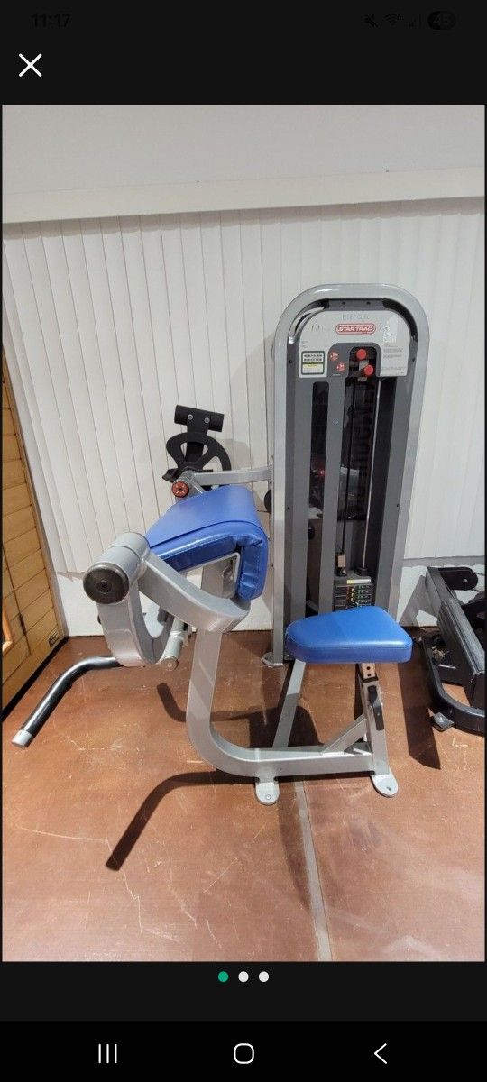 Bicep Curl Exercise Machine