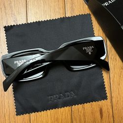 1:1 Black Prada Sunglasses w/ Case + Box