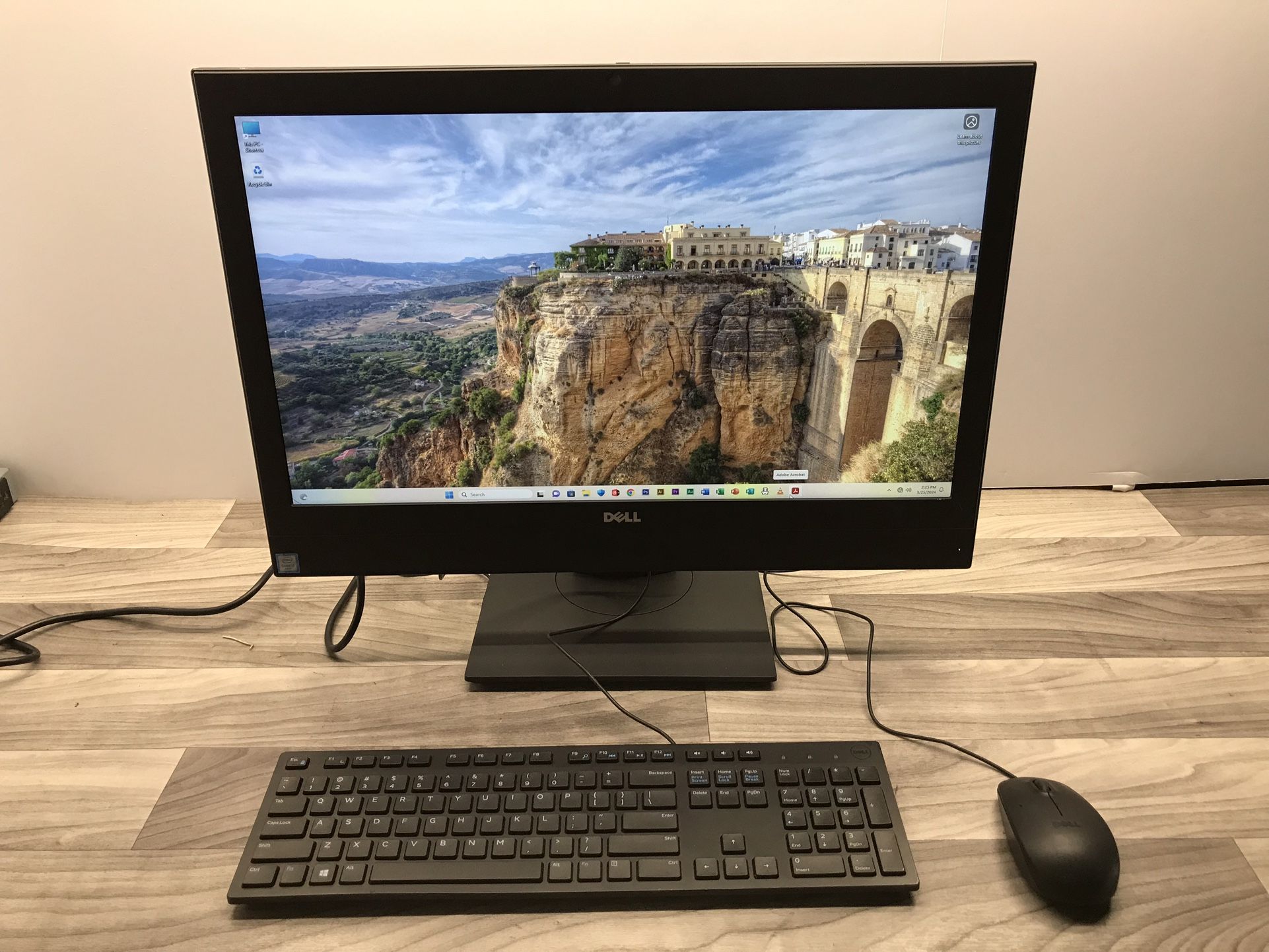*Dell Optiplex 7440 All in One Desktop PC Windows 11* *Great for Office or Students ** Price $330**