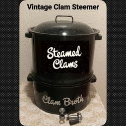 VINTAGE ENAMEL CLAM STEAMER