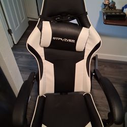 Assembled gtplayer gaming chair