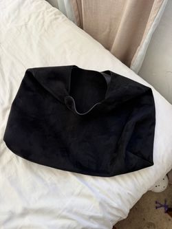 Black hand bag