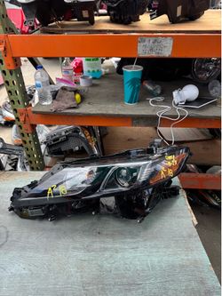 Toyota Camry Black LEFT USED OEM HEADLIGHT (2018-2023)