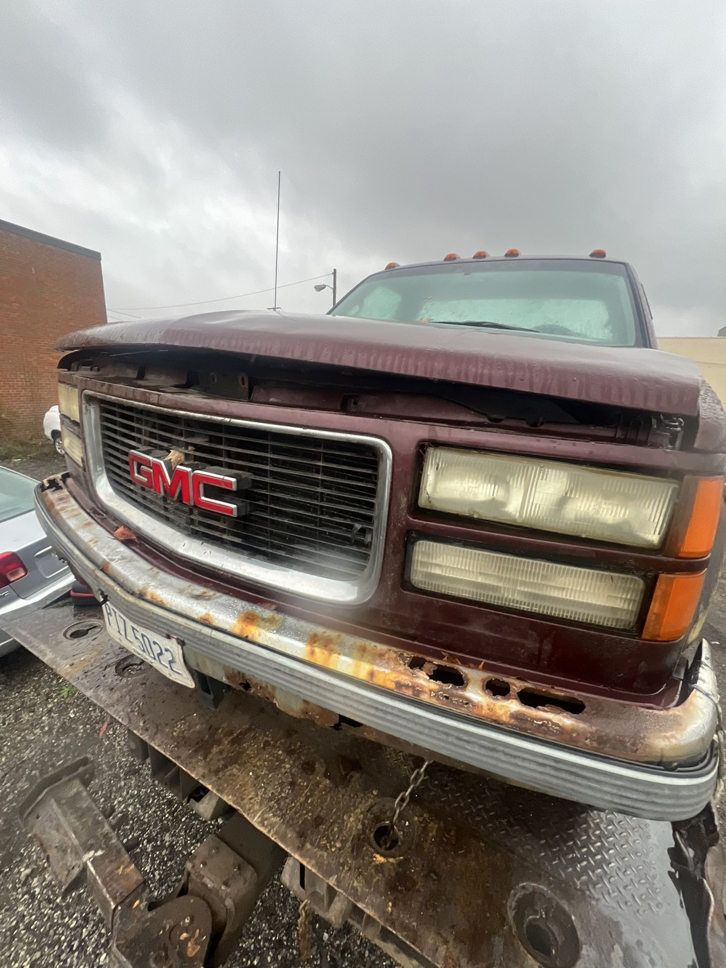 5.7 Motor 3500 GMC Sierra For Parts