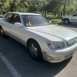 1998 Lexus LS 400