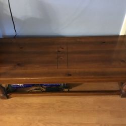 Early American Coffee Table (heavy)