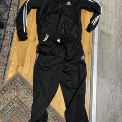1. Adidas Tracksuit (Top + Bottom) Men’s small 