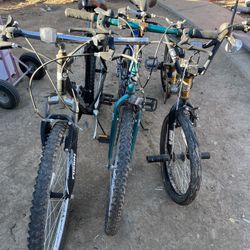 3 bicycles All For 40 Dólares 