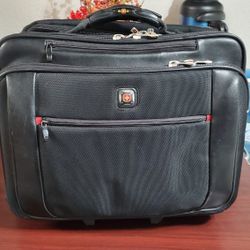 Swiss Tech Wenger Deluxe Wheeled Executive Suitcase W/ Extra Pull-out Laptop Bag