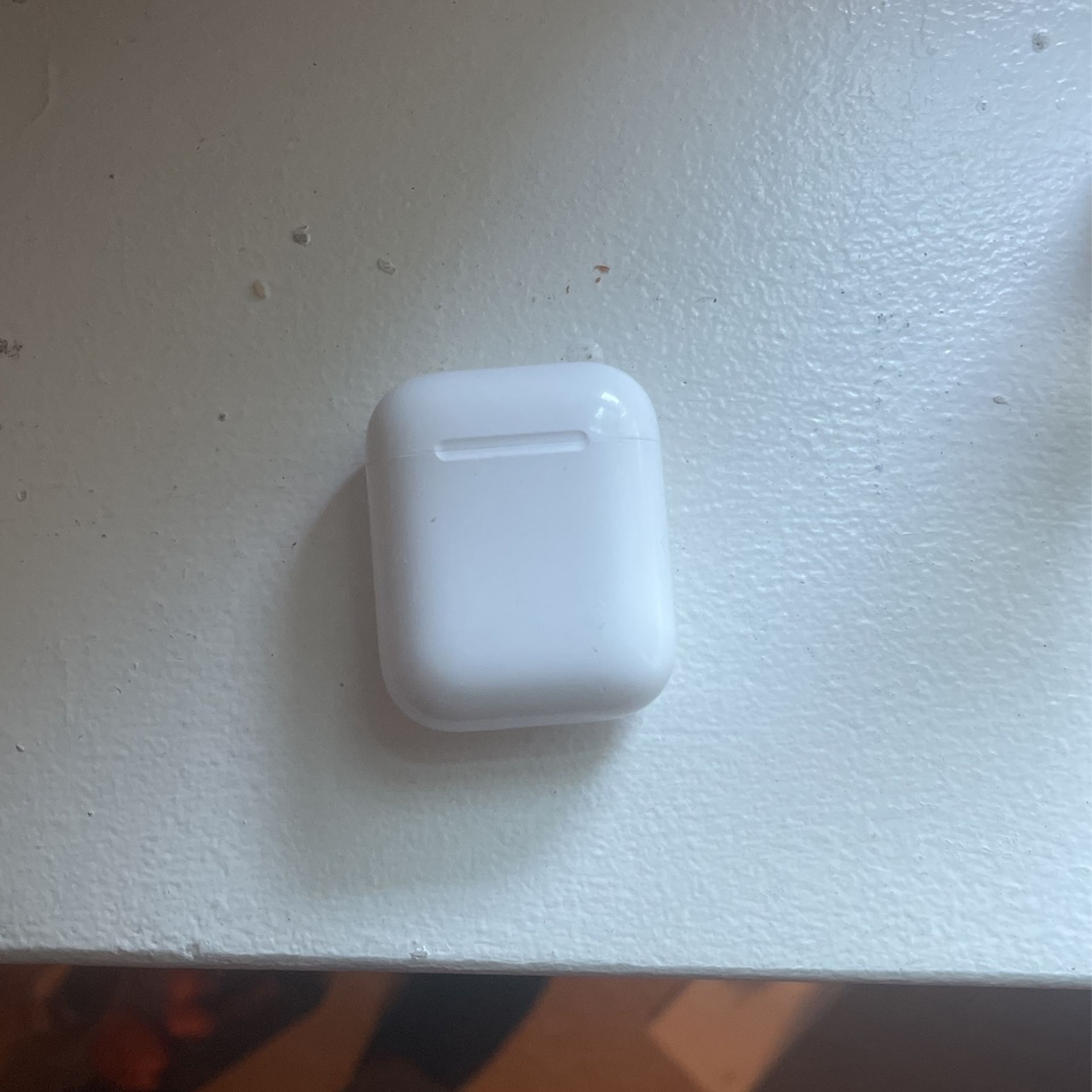 Airpods (only case)