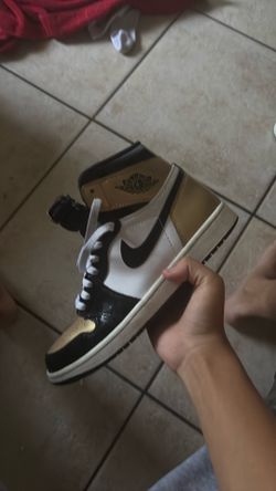 Jordan 1 high gold toe