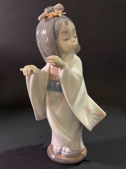 Retired Lladro 6150 Playing the Flute Geisha Girl Porcelain Figurine - AS IS
