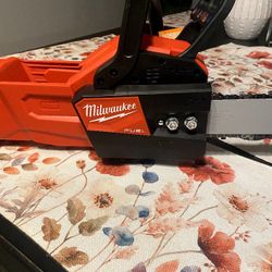 Milwaukee M18 FUEL 16" 18 V Lithium Ion Brushless Battery Chainsaw TOOL ONLY