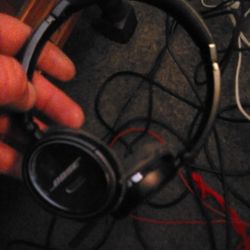  BOSE Over The Ear Headphones
