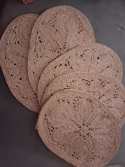 Handmade straw place matts. 5 used.