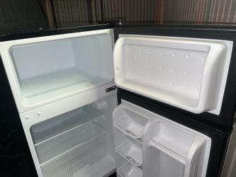 Artic King Mini Refrigerator
