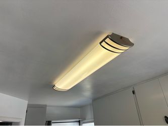 4 ft fluorescent light