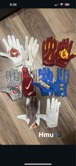 College gloves (ALL PLAYER EXCLUSIVES)