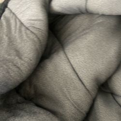 LARGE SLEEPING  BAG CLEAN JUST WASH. 2 IN. I Sew RIP . SEW IT ALREADY. VERY GOOD CONDITION 