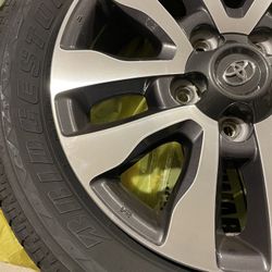  Toyota Tundra   275/55/20 Rims And Tires 