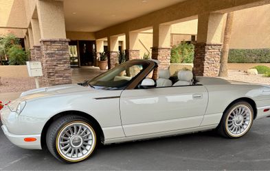 2005 Ford Thunderbird