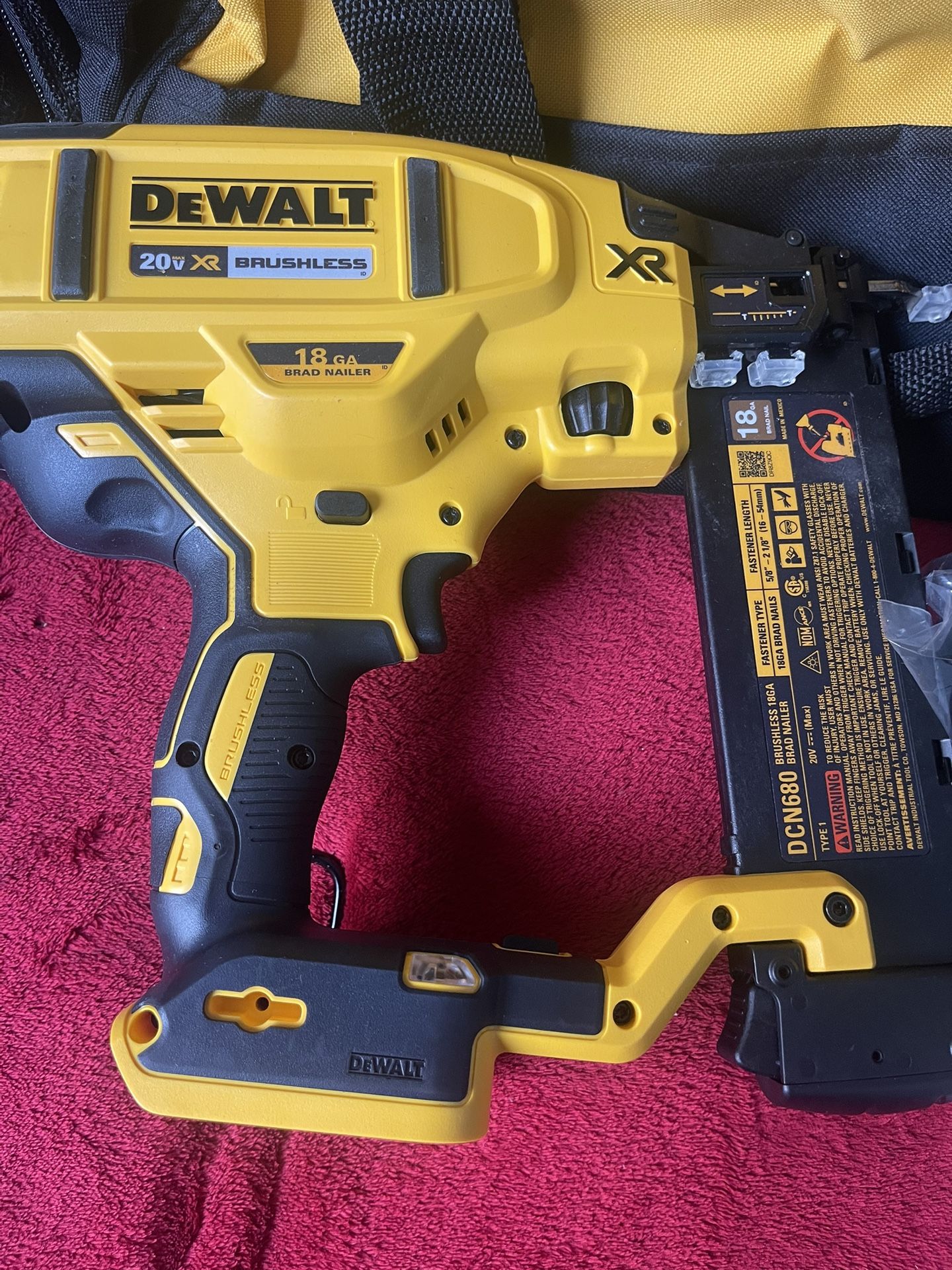 Dewalt 20v 18ga Brad Nailer Gun Kit