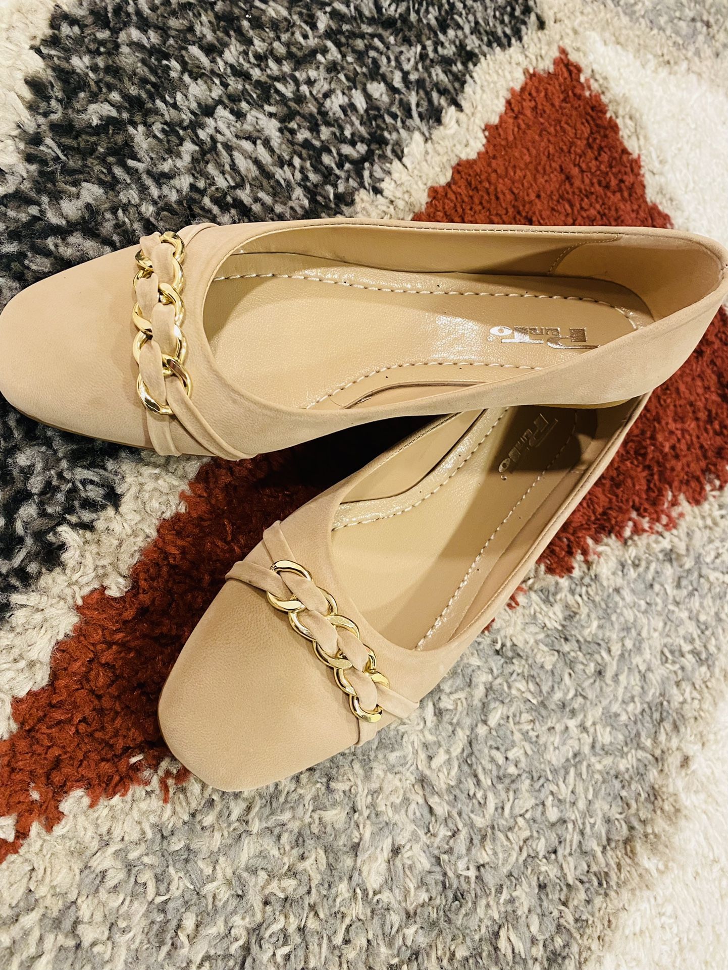 Womens flat shoes with chain(Turkey)