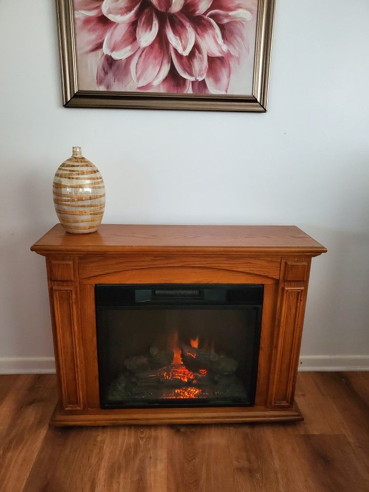 Beautiful Electric Fireplace With Optional Heating