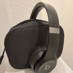 Beats Solo 4 Matte Black Headphones 