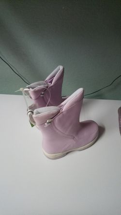 Snow boots
