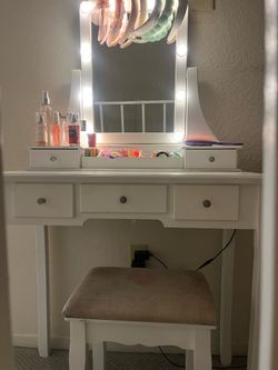 Vanity Desk with Mirror and Lights, Makeup Vanity Table with 5 Storage Drawers, 3 Color Lighting Modes, Adjustable Brightness, Modern Bedroom