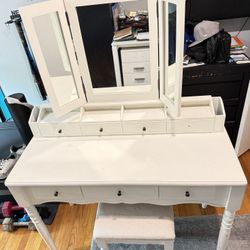 Make Up Vanity 