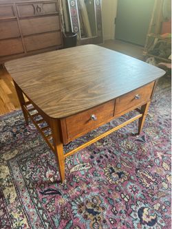 Vintage Lane Mid-Century Modern Walnut Coffee Table – Style 1041-92 (1965) MCM