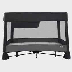 4moms breeze plus Portable Playard with Removable Bassinet and Baby Changing Station