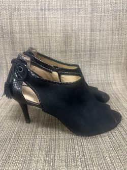Michael Kors black suede & snake skin ~bow, peep toe 3” pumps 