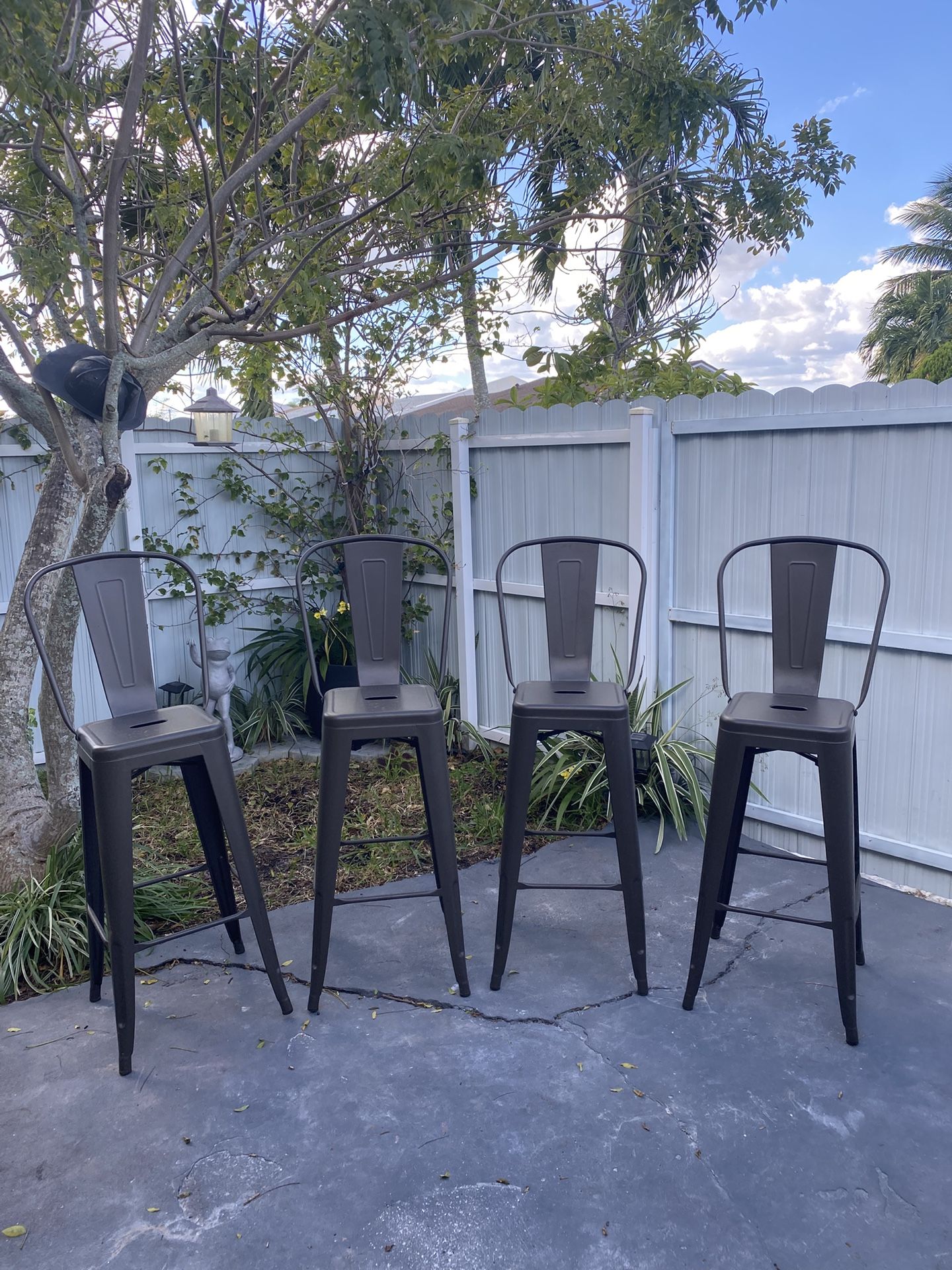 4 Metal Bar Stools